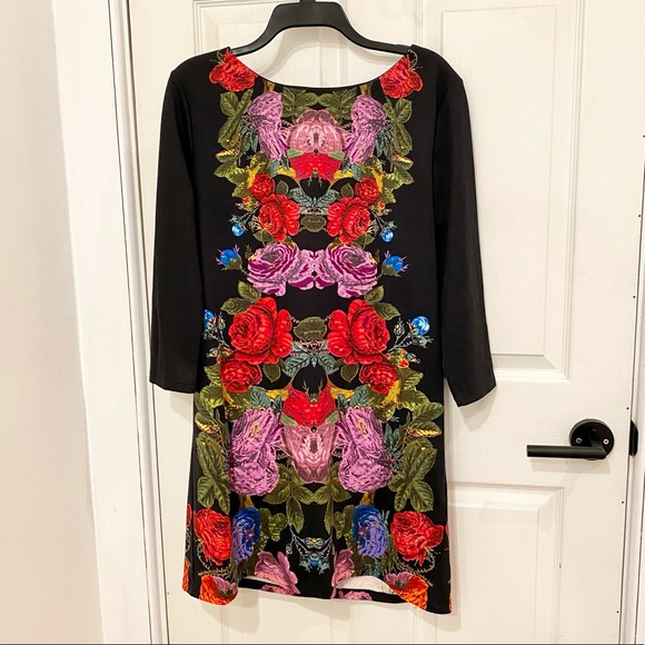Floral graphic print 3/4 sleeve shift dress. - Picture 1 of 6